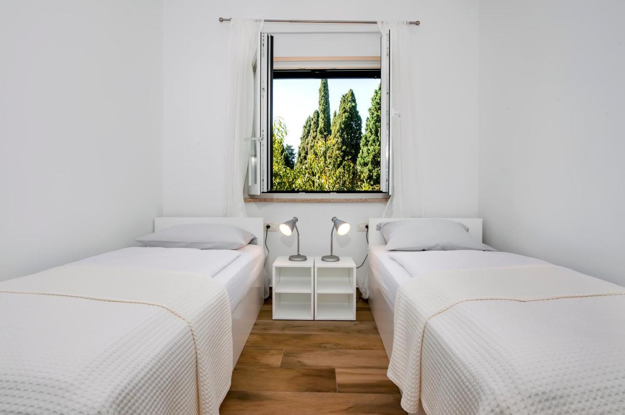 Apartmani Brajkovic 罗维尼 外观 照片