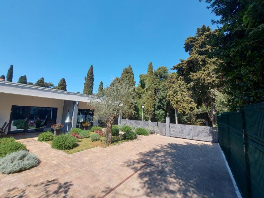 Apartmani Brajkovic 罗维尼 外观 照片